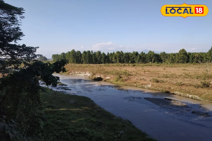 *শিলিগুড়ি, ঋত্বিক ভট্টাচার্য: উত্তরবঙ্গ জুড়ে তাপমাত্রার ক্রমবর্ধমান ঊর্ধ্বগতিতে বদলাচ্ছে আবহাওয়ার চরিত্র। ফেব্রুয়ারির শুরুতেই শীতের প্রভাব অনেকটাই কমে এসেছে। রোদ ঝলমলে আকাশ আর উষ্ণ বাতাসে সকাল থেকে সন্ধ্যা—সব মিলিয়ে বসন্তের ছোঁয়া স্পষ্ট উত্তরবঙ্গের জেলাগুলিতে।