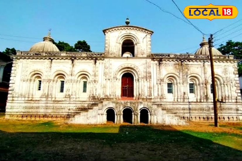 এবার সরকারিভাবে হোমস্টের অনুমোদন পেল জেলার প্রাচীন পঁচেটগড় রাজবাড়ি। প্রায় ৪৫০ বছরের ইতিহাস বহনকারী এই রাজবাড়ির হোমস্টে পরিকাঠামো, পরিষেবা, নিরাপত্তা ও পর্যটকদের থাকার উপযোগিতা খতিয়ে দেখার পরই রাজ্য পর্যটন দফতর এই অনুমোদন দিয়েছে। ফলে এখন নিশ্চিন্তে রাজবাড়িতে রাত্রিযাপন করতে পারবেন পর্যটকেরা। পাহাড় বা সমুদ্র ছেড়ে রাজকীয় পরিবেশে থাকার ইচ্ছা থাকলে এই হোমস্টে একেবারে ভিন্ন অভিজ্ঞতা দেবে আপনাকে। (তথ্য ও ছবি : মদন মাইতি)