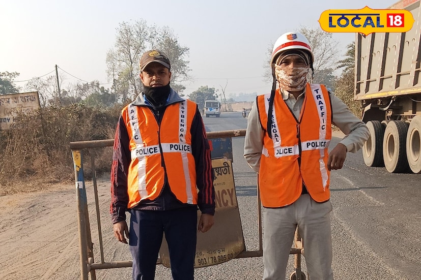 বীরভূম জেলায় সড়ক দুর্ঘটনা রোধে বড়সড় সাফল্যের মুখ দেখছে জেলা পুলিশ। গত বছরের তুলনায় জেলায় 'ব্ল্যাক স্পট' বা অতি দুর্ঘটনাপ্রবণ এলাকার সংখ্যা উল্লেখযোগ্যভাবে কমেছে। জেলা পুলিশের পরিসংখ্যান অনুযায়ী, ২০২৩ সালে জেলায় ব্ল্যাক স্পটের সংখ্যা ছিল ৩৭টি, যা বর্তমানে কমে দাঁড়িয়েছে ২৯ এ। (ছবি ও তথ্যঃ সুদীপ্ত গড়াই)