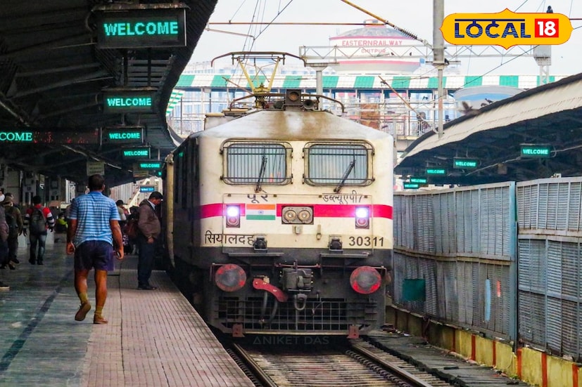 কলকাতা লালগোলা হাজারদুয়ারি এক্সপ্রেস এবার স্টপেজ পেল নদিয়ার দেবগ্রাম স্টেশনে। খুশি দেবগ্রাম ও তার আশেপাশের এলাকার নিত্যযাত্রীরা। ছবি ও তথ্য: মৈনাক দেবনাথ