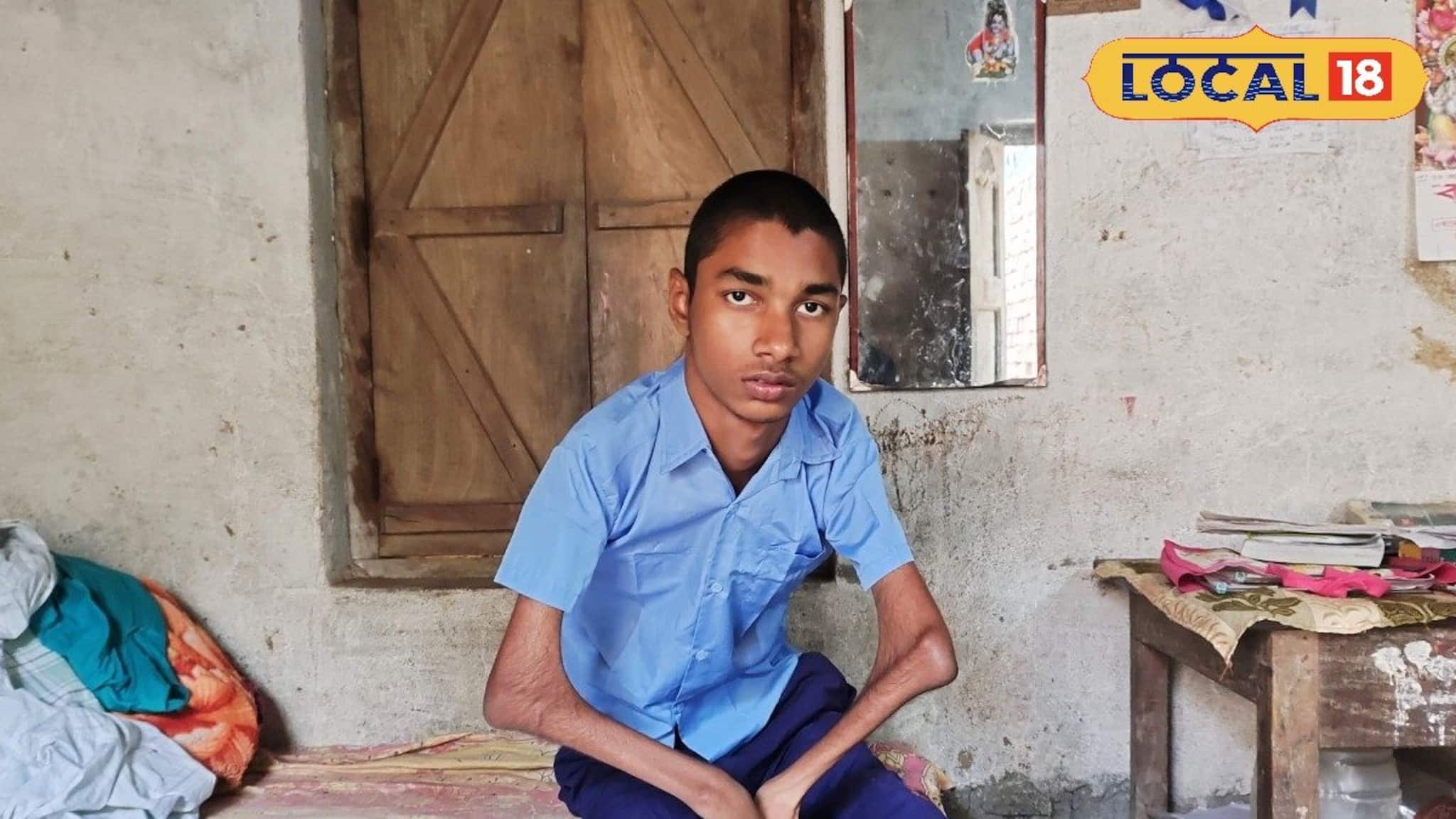 একহাতে নয়, দুই হাত জড়ো করেই কলম! মাধ্যমিকে অদম্য অরিজিতের লড়াই দেখে অবাক সকলে