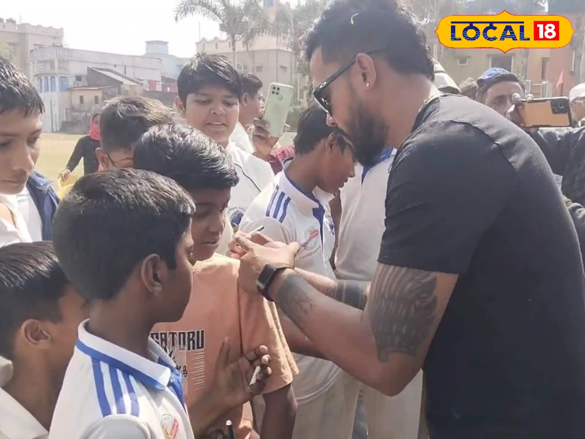 টেনিস বলে ক্রিকেট খেলে উজ্জ্বল ভবিষ্যৎ! ISPL সেনসেশন জগৎ সরকার এখন তারকা