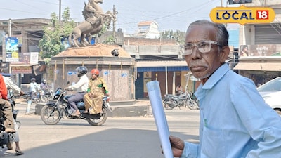 সোয়েটার পরছে না কেউ