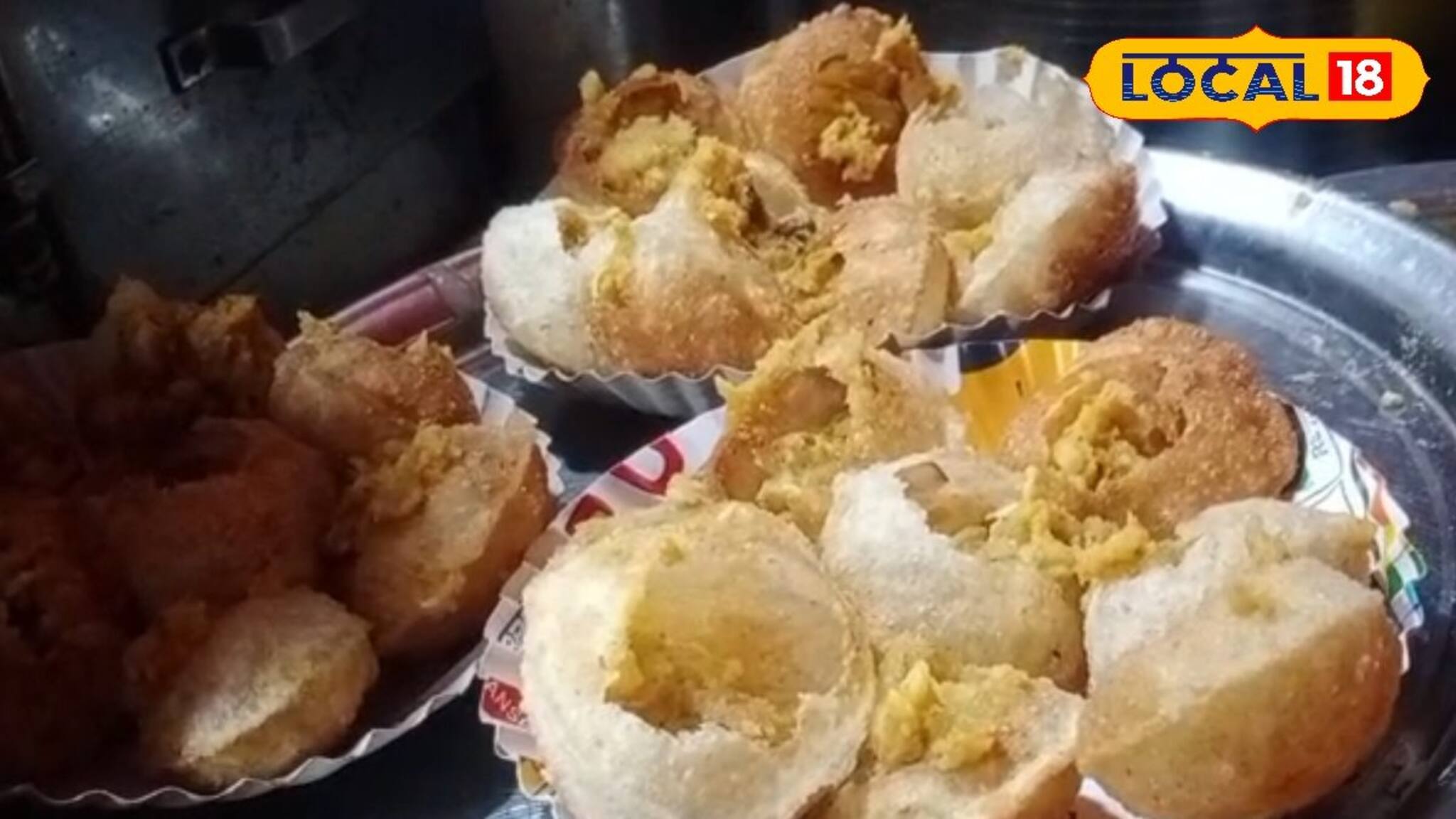 আনলিমিটেড ফুচকা খেতে চান? মাত্র ১০০ টাকায় সবাই মিলে খেয়ে নিন পেট ভরে ফুচকা, আর কী চাই!