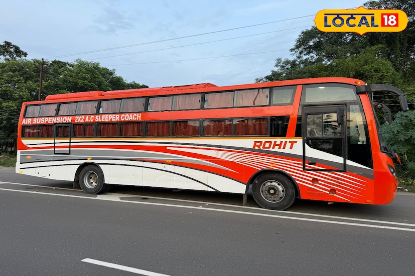 এবার নবদ্বীপ থেকে দিঘা যাতায়াত হয়ে উঠবে আরও সহজ ও স্বাচ্ছন্দের। নবদ্বীপ ও দিঘার মধ্যে যাত্রীদের জন্য স্বস্তির খবর, এসি বাস পরিষেবা। প্রতিদিন সন্ধ্যা ৭টা ৪৫ মিনিটে নবদ্বীপ বাস স্ট্যান্ড থেকে এই বিলাসবহুল এসি বাসটি দিঘার উদ্দেশ্যে রওনা দেয়।