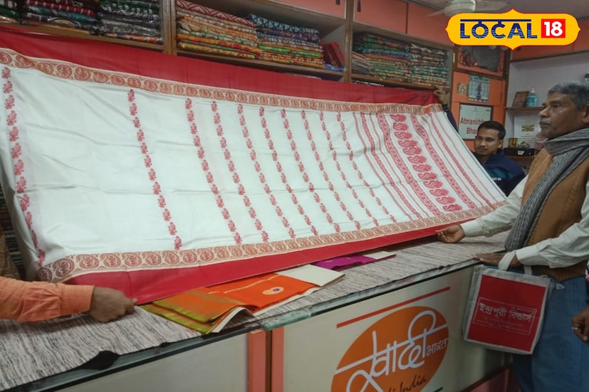 *মুর্শিদাবাদ, কৌশিক অধিকারী: মুর্শিদাবাদ জেলার মুকুটে এবার নয়া পালক। মুর্শিদাবাদ জেলার ছানাবড়া মিষ্টি ও গরদ শাড়ির পর এবার আবার জিআই তকমা। দীর্ঘ প্রতীক্ষার অবসান। অবশেষে মুর্শিদাবাদের ঐতিহ্য এবং গর্বের প্রতীক মুর্শিদাবাদ সিল্ক পেতে চলেছে জিআই ট্যাগ। ২০২৫ সালের ডিসেম্বর মাসে বহরমপুরের তৃণমূল সাংসদ ইউসুফ পাঠান দেশের সংসদে 'জিরো আওয়ার'এ মুর্শিদাবাদের সিল্ক থান শিল্পের জন্য বক্তব্য রেখে জানতে চেয়েছিলেন কবে এই শিল্প জিআই ট্যাগ পাবে। 