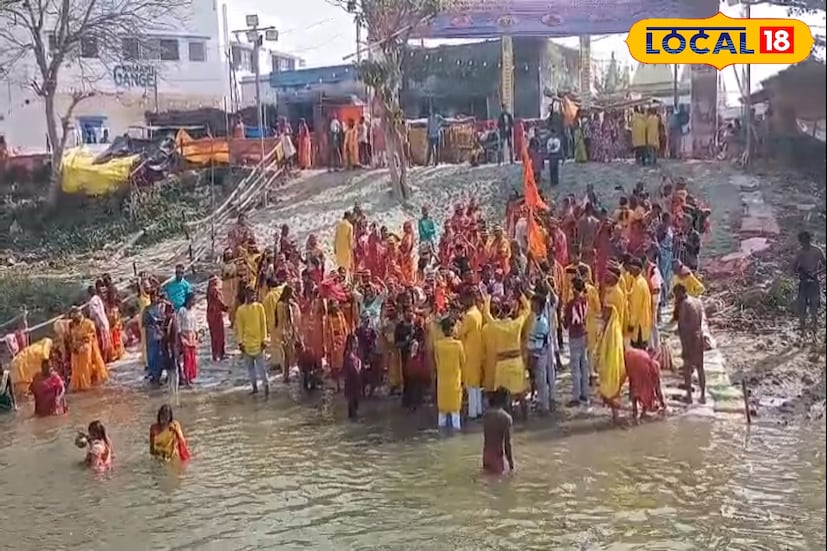 বঙ্গ কুম্ভ মেলা পরিষদের উদ্যোগে নদিয়ার কল্যাণীর মাঝেরচর গৌরাঙ্গ প্রভুর ঘাটে কুম্ভ মেলা শুরু হল। উপস্থিত প্রায় ৪০০ নাগা সন্ন্যাসী। ছবি ও তথ্য: মৈনাক দেবনাথ