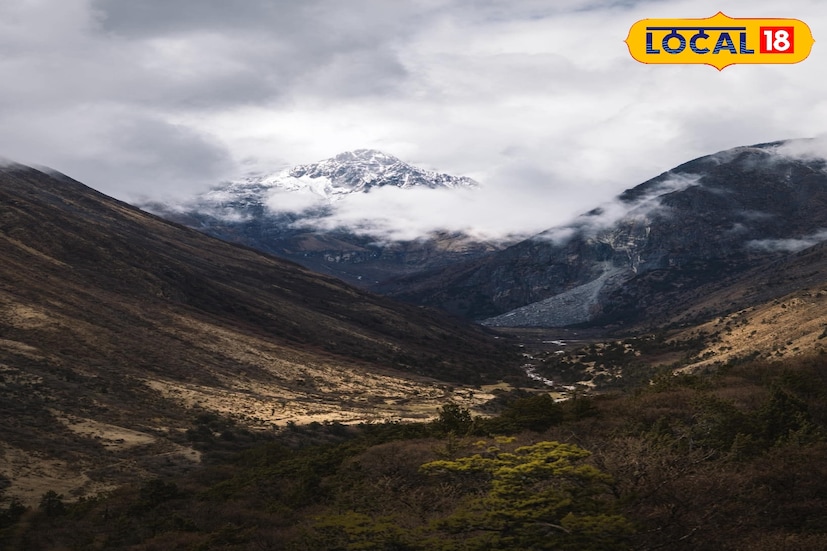 আলিপুরদুয়ার, অনন্যা দে: মাঘের শেষ জানান দিচ্ছে আবহাওয়া। ধীরে ধীরে বাড়ছে গরম।উত্তরবঙ্গেও শীতের বাঁধন আলগা হতে শুরু করেছে। আর কিছুদিনের মধ্যেই পুরোপুরি গরমের আওতায় চলে যাবে উত্তরের জেলাগুলি। জেনে নেওয়া যাক আবহাওয়ার বড় আপডেট।