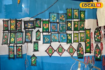 হাতে আঁকা পোশাকে মন হারিয়েছে নতুন প্রজন্ম, ভিড় সামলাতে হিমশিম খাচ্ছেন বিক্রেতারা