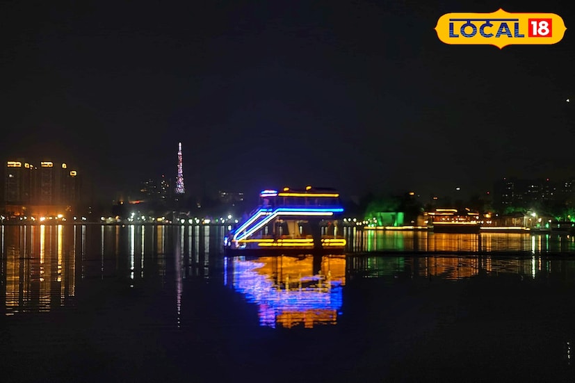 *কলকাতা, রুদ্র নারায়ণ রায়: সিঙ্গাপুরের ক্রুজের স্টাইলের আমেজ এবার কলকাতায়! ভ্যালেন্টাইন্স ডে-তে প্রিয়জনকে নিয়ে সন্ধ্যা কাটাতে পারেন এভাবেও। সিঙ্গাপুরের বিলাসবহুল আলো ঝলমলে ক্রুজ ভ্রমণের অভিজ্ঞতার মতোই এবার ইকো পার্কের ঝিলে মিনি এই ক্রুজে ভ্যালেন্টাইনস ডে প্ল্যান করলে প্রিয়তমার মনে দাগ কাটতে বাধ্য। *কলকাতা, রুদ্র নারায়ণ রায়: সিঙ্গাপুরের ক্রুজের স্টাইলের আমেজ এবার কলকাতায়! ভ্যালেন্টাইন্স ডে-তে প্রিয়জনকে নিয়ে সন্ধ্যা কাটাতে পারেন এভাবেও। সিঙ্গাপুরের বিলাসবহুল আলো ঝলমলে ক্রুজ ভ্রমণের অভিজ্ঞতার মতোই এবার ইকো পার্কের ঝিলে মিনি এই ক্রুজে ভ্যালেন্টাইনস ডে প্ল্যান করলে প্রিয়তমার মনে দাগ কাটতে বাধ্য।