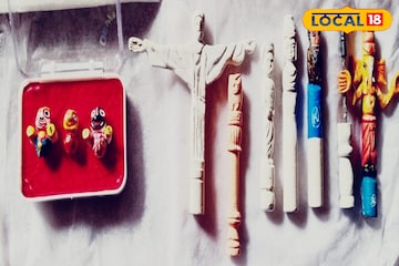 ফেলে দেওয়া জিনিসই শিল্পের আধার, ভঙ্গুর চকে তৈরি হয় মূর্তি! কলেজ পড়ুয়ার অবাক করা ট্যালেন্ট ফেলে দেওয়া জিনিসই শিল্পের আধার, ভঙ্গুর চকে তৈরি হয় মূর্তি! কলেজ পড়ুয়ার অবাক করা ট্যালেন্ট