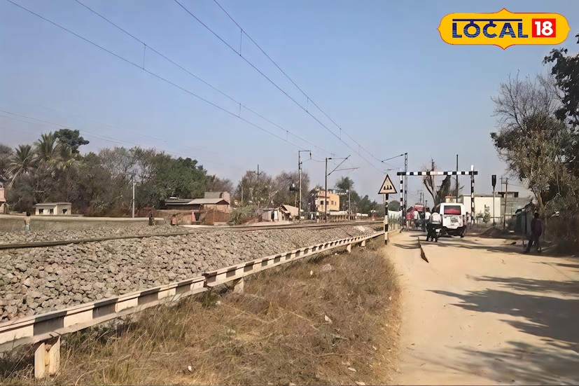 নয়া ঘোষণা রেল মন্ত্রকে। যোগাযোগ মাধ্যম আরও সুদৃঢ় হতে চলেছে বারবেন্দা ও ডামরুঘুটু থেকে বোকারো রেল পথের। দক্ষিণ পূর্ব রেলের পরিকাঠামগত অনেকটাই পরিবর্তন হতে চলেছে। (ছবি ও তথ্য - শর্মিষ্ঠা ব্যানার্জি) নয়া ঘোষণা রেল মন্ত্রকে। যোগাযোগ মাধ্যম আরও সুদৃঢ় হতে চলেছে বারবেন্দা ও ডামরুঘুটু থেকে বোকারো রেল পথের। দক্ষিণ পূর্ব রেলের পরিকাঠামগত অনেকটাই পরিবর্তন হতে চলেছে। (ছবি ও তথ্য - শর্মিষ্ঠা ব্যানার্জি)