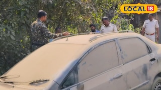 জলঙ্গিতে পরিত্যক্ত গাড়ি। এই গাড়ি থেকেই উদ্ধার দেহ জলঙ্গিতে পরিত্যক্ত গাড়ি। এই গাড়ি থেকেই উদ্ধার দেহ