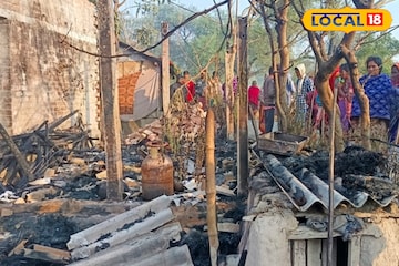 রাতের অন্ধকারে বিধ্বংসী অগ্নিকাণ্ড উত্তর ২৪ পরগনায়, পুড়ে খাক দোকান-বাড়িঘর