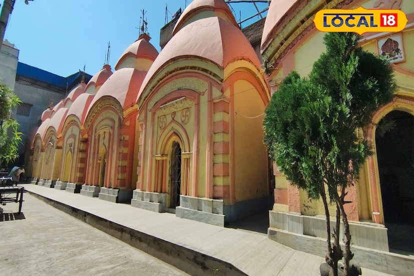 নদিয়ার প্রাচীন শহর নবদ্বীপ-এর ভাগীরথী তীরবর্তী এলাকায় অবস্থিত ঐতিহ্যবাহী দ্বাদশ শিব মন্দির আজও ভক্ত ও দর্শনার্থীদের কাছে বিশেষ আকর্ষণের কেন্দ্র। ছবি ও তথ্য: মৈনাক দেবনাথ 