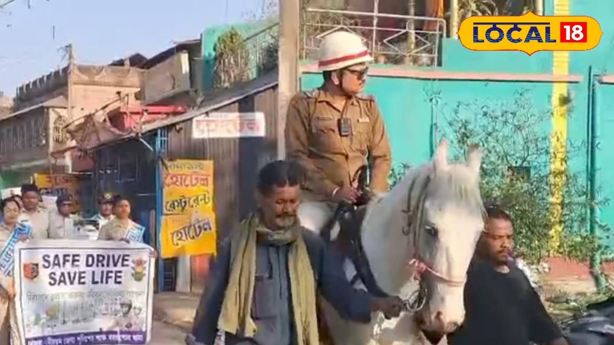 খয়রাশোলে রাস্তায় ঘোড়ার পিঠে ট্রাফিক ওসি! কী বার্তা দিতে এমন উদ্যোগ?