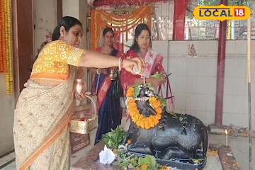 তিল ধারণের জায়গা নেই, ফুল আর রঙিন আলোয় মায়াবী সাজ বক্রেশ্বরে! বীরভূমের শিবপীঠে রেকর্ড ভিড় তিল ধারণের জায়গা নেই, ফুল আর রঙিন আলোয় মায়াবী সাজ বক্রেশ্বরে! বীরভূমের শিবপীঠে রেকর্ড ভিড়