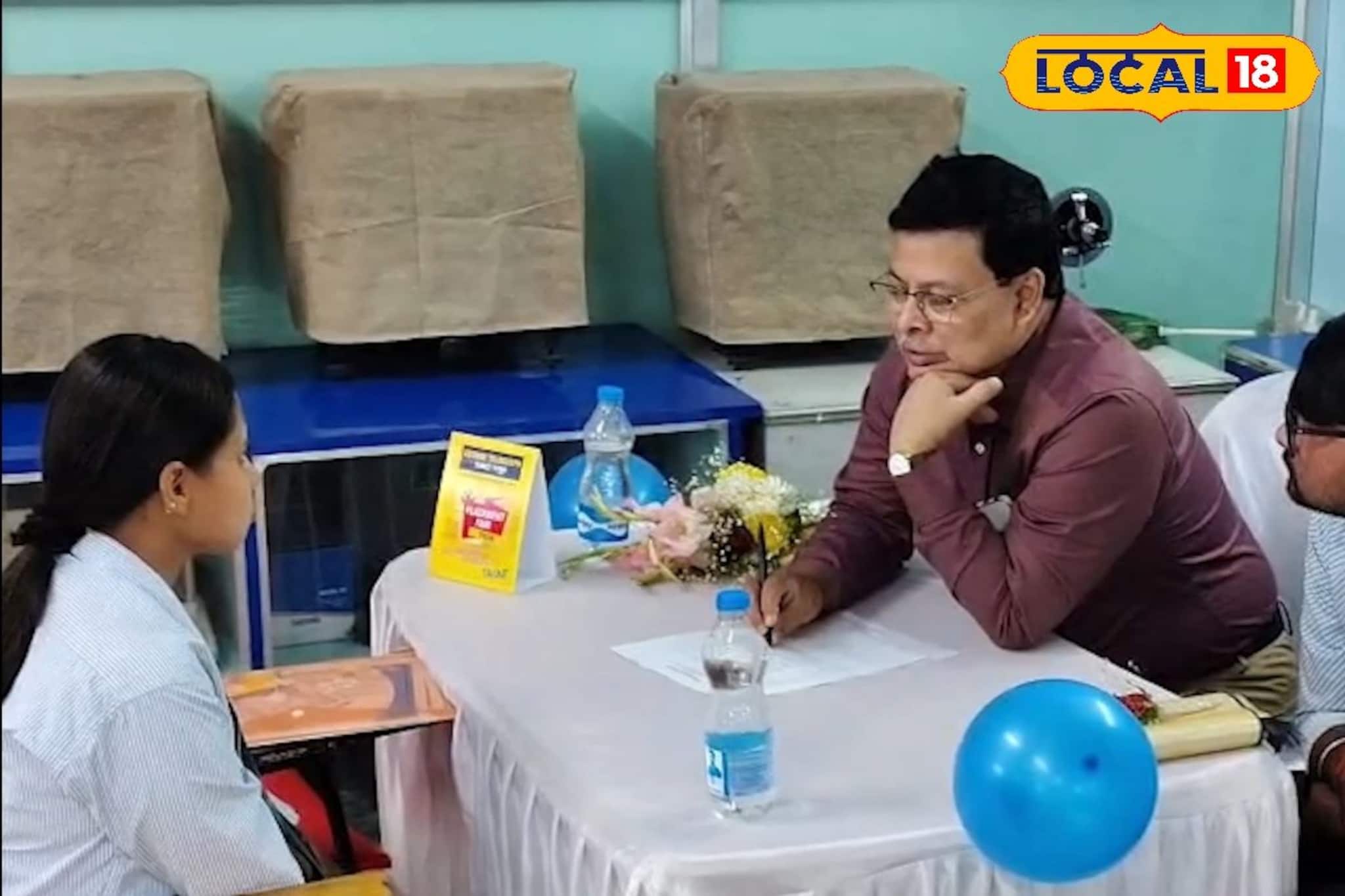 জেলার শিক্ষা প্রতিষ্ঠানে প্লেসমেন্ট ফেয়ার, প্রশিক্ষণে বেকাররা পেলেন চাকরি!