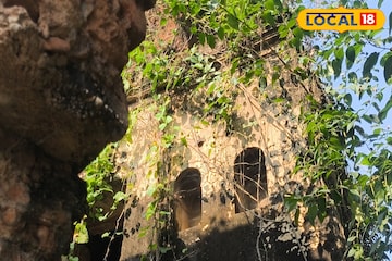 সোনামুখীর হানাবাড়ি!নেপথ্যে মাস্টারমাইন্ড ব্যবসায়ী চিকিৎসক!কী ঘটত সেখানে?আজও অজানা অনেকের সোনামুখীর হানাবাড়ি!নেপথ্যে মাস্টারমাইন্ড ব্যবসায়ী চিকিৎসক!কী ঘটত সেখানে?আজও অজানা অনেকের