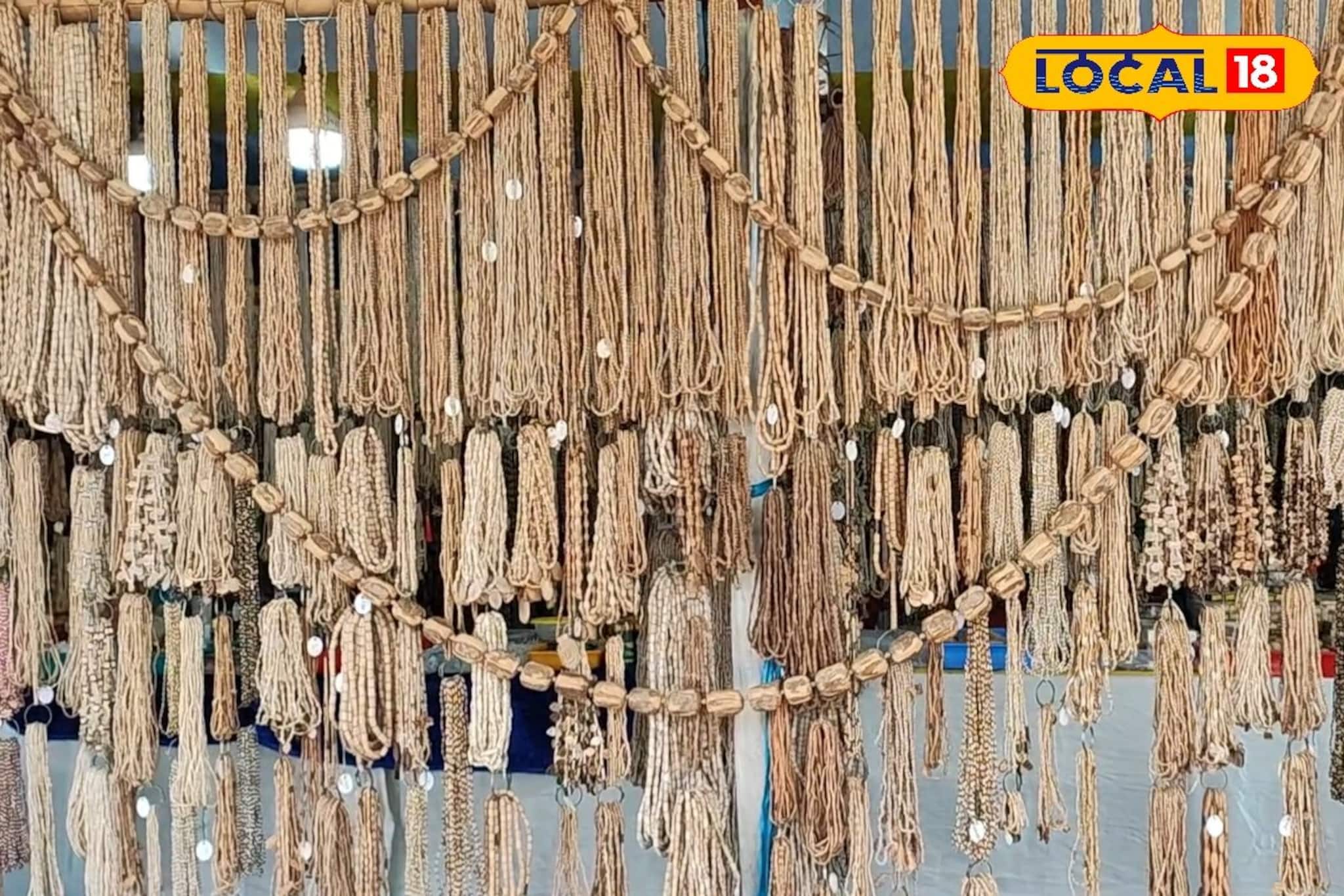 দাম  ২০ থেকে ১০ হাজার টাকা! মায়াপুরে নিত্যানন্দ মার্কেটে বৃন্দাবনের রকমারি তুলসী মালা