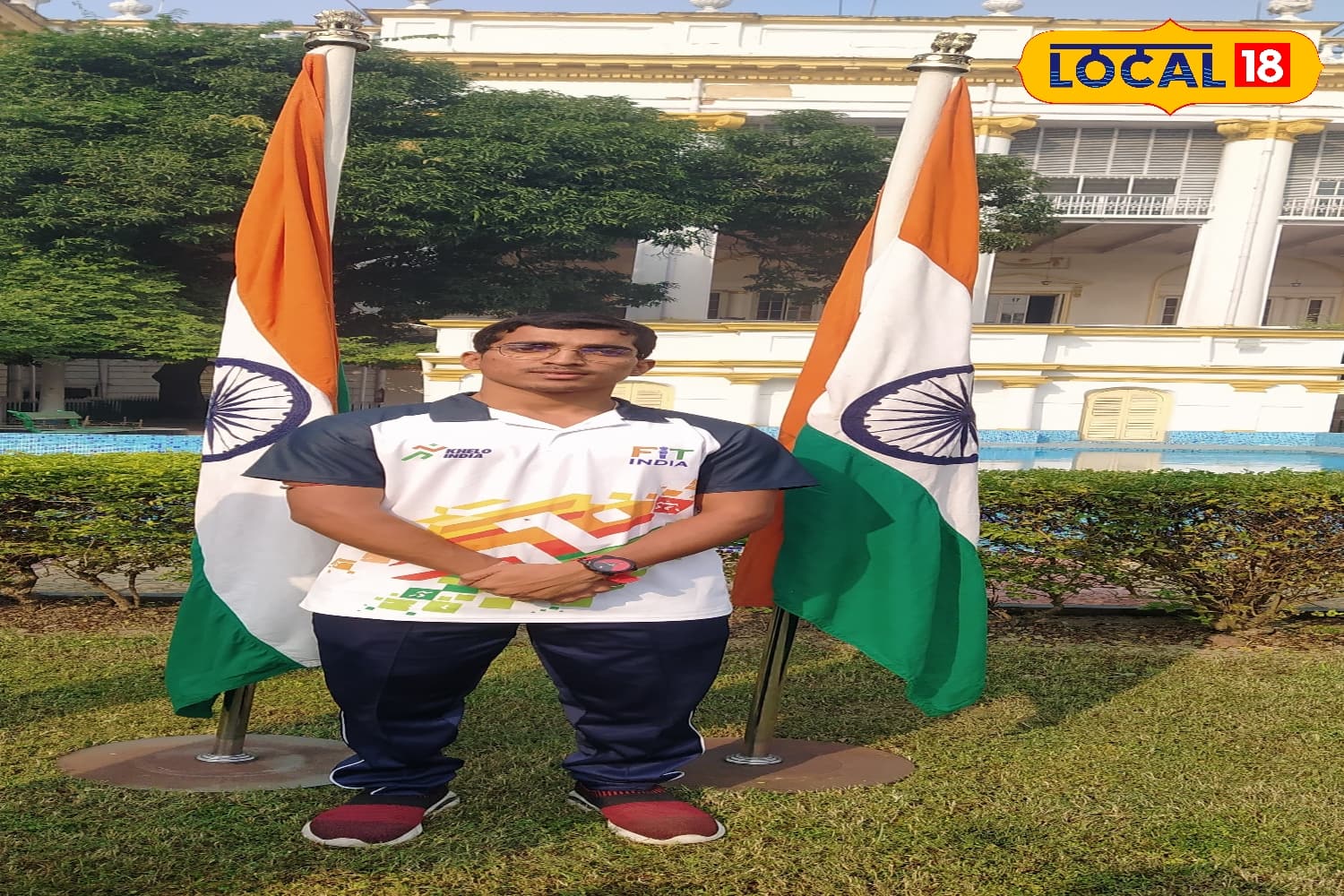 এ প্রসঙ্গে বছর কুড়ির যুবক সাত্ত্বিক নিজেই জানিয়েছে,