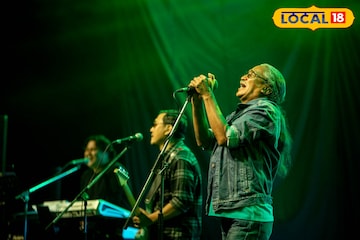 শিলিগুড়িতে প্রথমবার 'নেপথ্য' লাইভ! কীভাবে টিকিট কাটতে হবে, কত দাম জানুন শিলিগুড়িতে প্রথমবার 'নেপথ্য' লাইভ! কীভাবে টিকিট কাটতে হবে, কত দাম জানুন