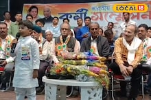 অধীর রঞ্জন চৌধুরী তখন মঞ্চে...! আচমকা মাইক্রোফোন হাতে তুলে নিল খুদে পড়ুয়া আর্যায়ন! পরমুহূর্তে যা ঘটল, মুহূর্তে ভাইরাল ভিডিও