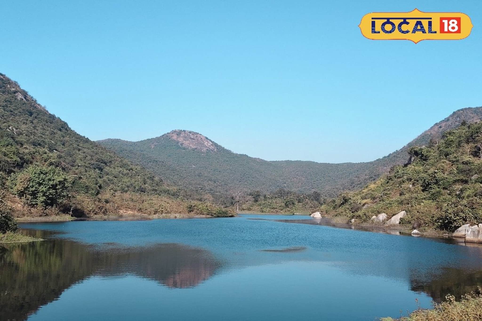 বিস্তীর্ণ পাহাড় মাঝে নীল জলরাশি, যেন ক্যানভাসে আঁকা ছবি পুরুলিয়ার এই পর্যটন কেন্দ্রের! বিস্তীর্ণ পাহাড় মাঝে নীল জলরাশি, যেন ক্যানভাসে আঁকা ছবি পুরুলিয়ার এই পর্যটন কেন্দ্রের!