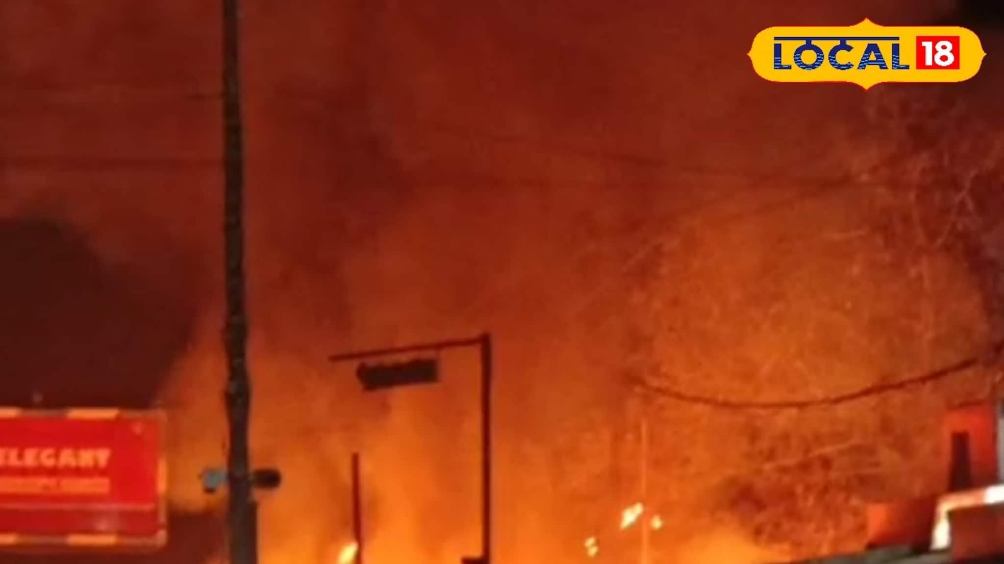 ফের অগ্নিকাণ্ড পুরুলিয়ায়, রঘুনাথপুরে দাউদাউ আগুন, পুড়ে ছাই পরপর ৮ দোকান ফের অগ্নিকাণ্ড পুরুলিয়ায়, রঘুনাথপুরে দাউদাউ আগুন, পুড়ে ছাই পরপর ৮ দোকান