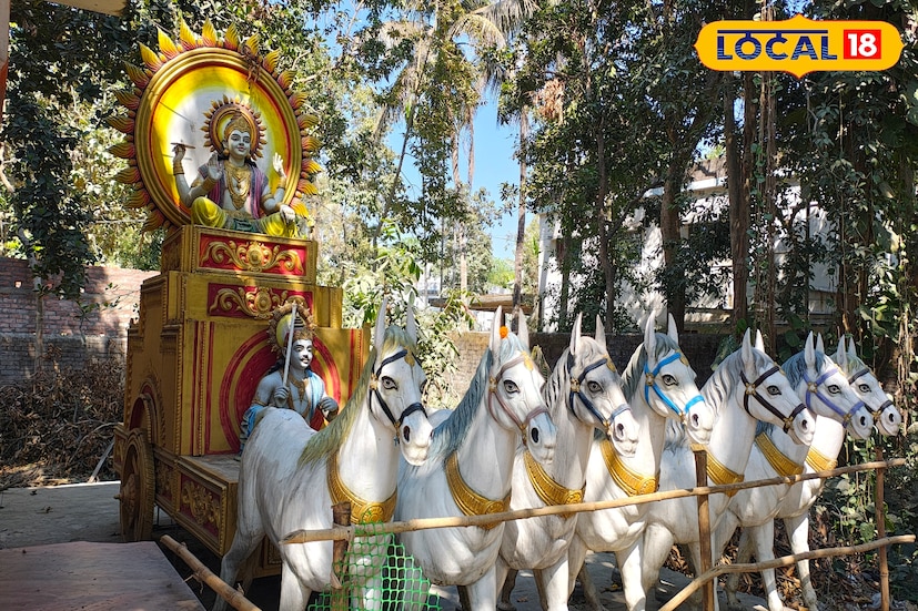 নদিয়ার শ্রীচৈতন্য ভূমি নবদ্বীপের প্রাচীন মায়াপুরে অবস্থিত শ্রীচৈতন্য জন্মস্থান মন্দিরে ভক্তদের আকর্ষণের কেন্দ্রবিন্দু হয়ে উঠেছে এক বিশালাকৃতির সূর্যদেবের রথ। ছবি ও তথ্য: মৈনাক দেবনাথ