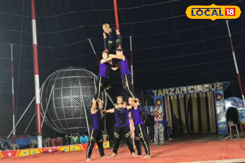 একসময় সার্কাস ছিল সাধারণ মানুষের অন্যতম প্রধান বিনোদনের মাধ্যম। শীতের আমেজ নামলেই বিভিন্ন এলাকায় দেখা মিলত রঙিন তাবুর, আর সেই তাবুকে ঘিরে তৈরি হত উৎসবের আবহ। আট থেকে আশি সব বয়সের মানুষ ভিড় জমাত রোমাঞ্চকর কসরত, দুঃসাহসিক খেলা আর আলোর ঝলকানিতে মোড়া সেই মায়াবী দুনিয়া দেখতে। কিন্তু প্রযুক্তিনির্ভর আধুনিক বিনোদনের যুগে ধীরে ধীরে হারিয়ে যেতে বসেছে সেই ঐতিহ্য। আগের মতো আর সর্বত্র চোখে পড়ে না সার্কাসের তাঁবু। তবুও প্রতিকূলতার মাঝেও হার মানতে নারাজ এই শিল্প ও শিল্পীরা, অস্তিত্বের লড়াই চালিয়ে যাচ্ছেন তাঁরা। (তথ্য ও ছবি: বনোয়ারীলাল চৌধুরী) একসময় সার্কাস ছিল সাধারণ মানুষের অন্যতম প্রধান বিনোদনের মাধ্যম। শীতের আমেজ নামলেই বিভিন্ন এলাকায় দেখা মিলত রঙিন তাবুর, আর সেই তাবুকে ঘিরে তৈরি হত উৎসবের আবহ। আট থেকে আশি সব বয়সের মানুষ ভিড় জমাত রোমাঞ্চকর কসরত, দুঃসাহসিক খেলা আর আলোর ঝলকানিতে মোড়া সেই মায়াবী দুনিয়া দেখতে। কিন্তু প্রযুক্তিনির্ভর আধুনিক বিনোদনের যুগে ধীরে ধীরে হারিয়ে যেতে বসেছে সেই ঐতিহ্য। আগের মতো আর সর্বত্র চোখে পড়ে না সার্কাসের তাঁবু। তবুও প্রতিকূলতার মাঝেও হার মানতে নারাজ এই শিল্প ও শিল্পীরা, অস্তিত্বের লড়াই চালিয়ে যাচ্ছেন তাঁরা। (তথ্য ও ছবি: বনোয়ারীলাল চৌধুরী)