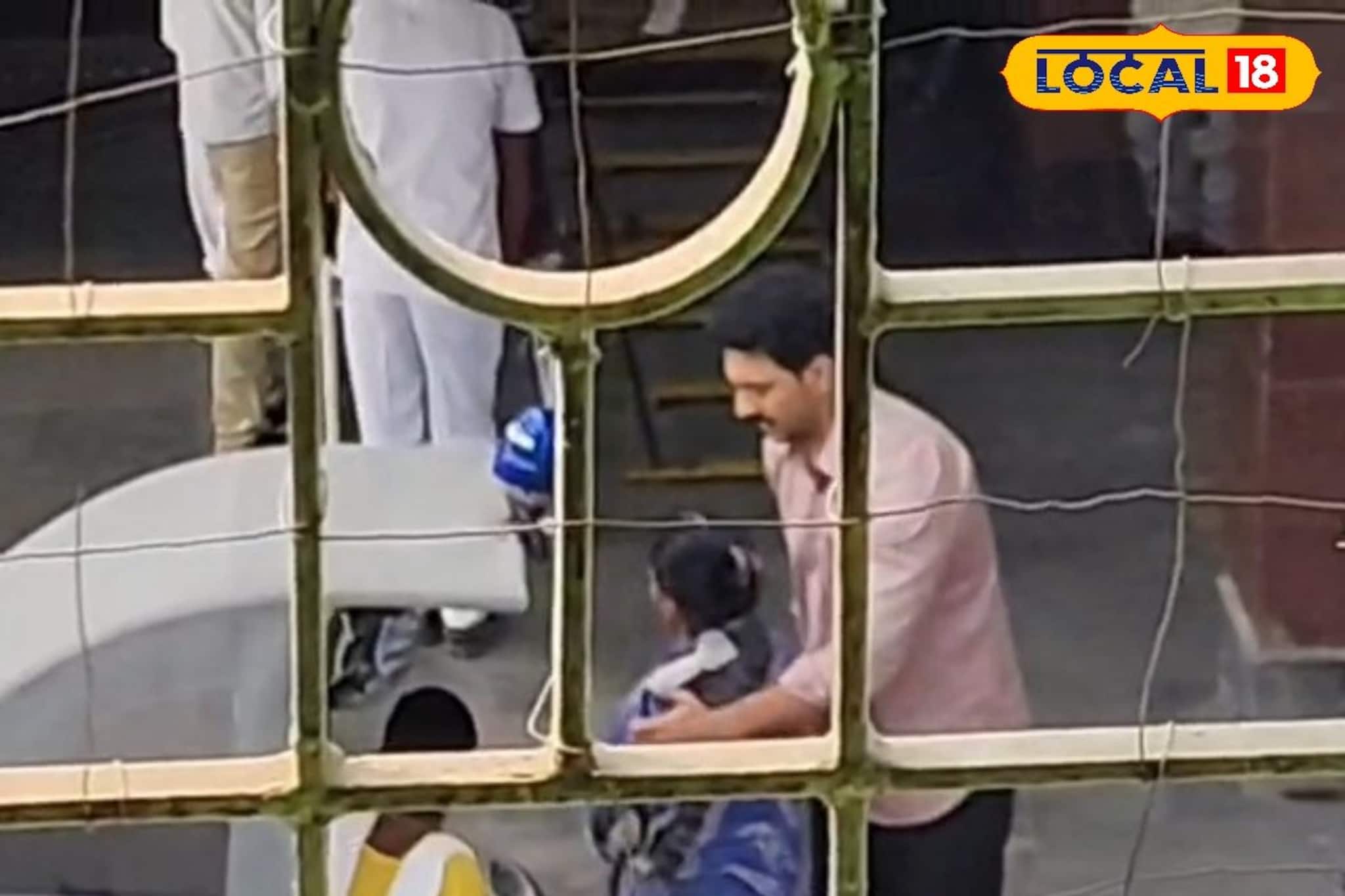 মালবাজার হাসপাতালে ‘বাইক অ্যাম্বুলেন্স দাদা’র শ্যুটিং, করিমুলের বেশে দেব, ভাইরাল সোশ্যাল মিডিয়ায় দৃশ্য 