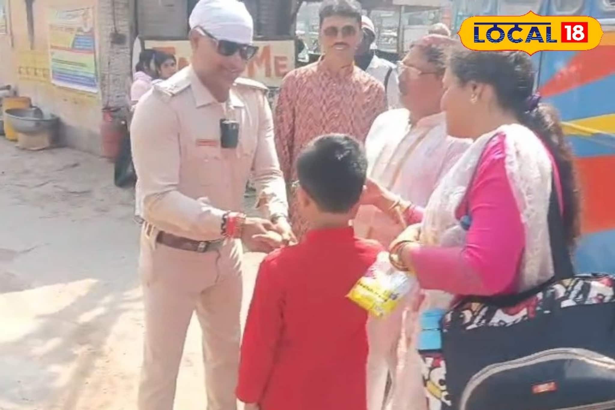 ব্রেথ অ্যানালাইজার মেশিন ড্রাইভারের মুখে দিতেই চমকে গেল পুলিশ! ১৫ জন যাত্রীর রক্ষা ব্রেথ অ্যানালাইজার মেশিন ড্রাইভারের মুখে দিতেই চমকে গেল পুলিশ! ১৫ জন যাত্রীর রক্ষা