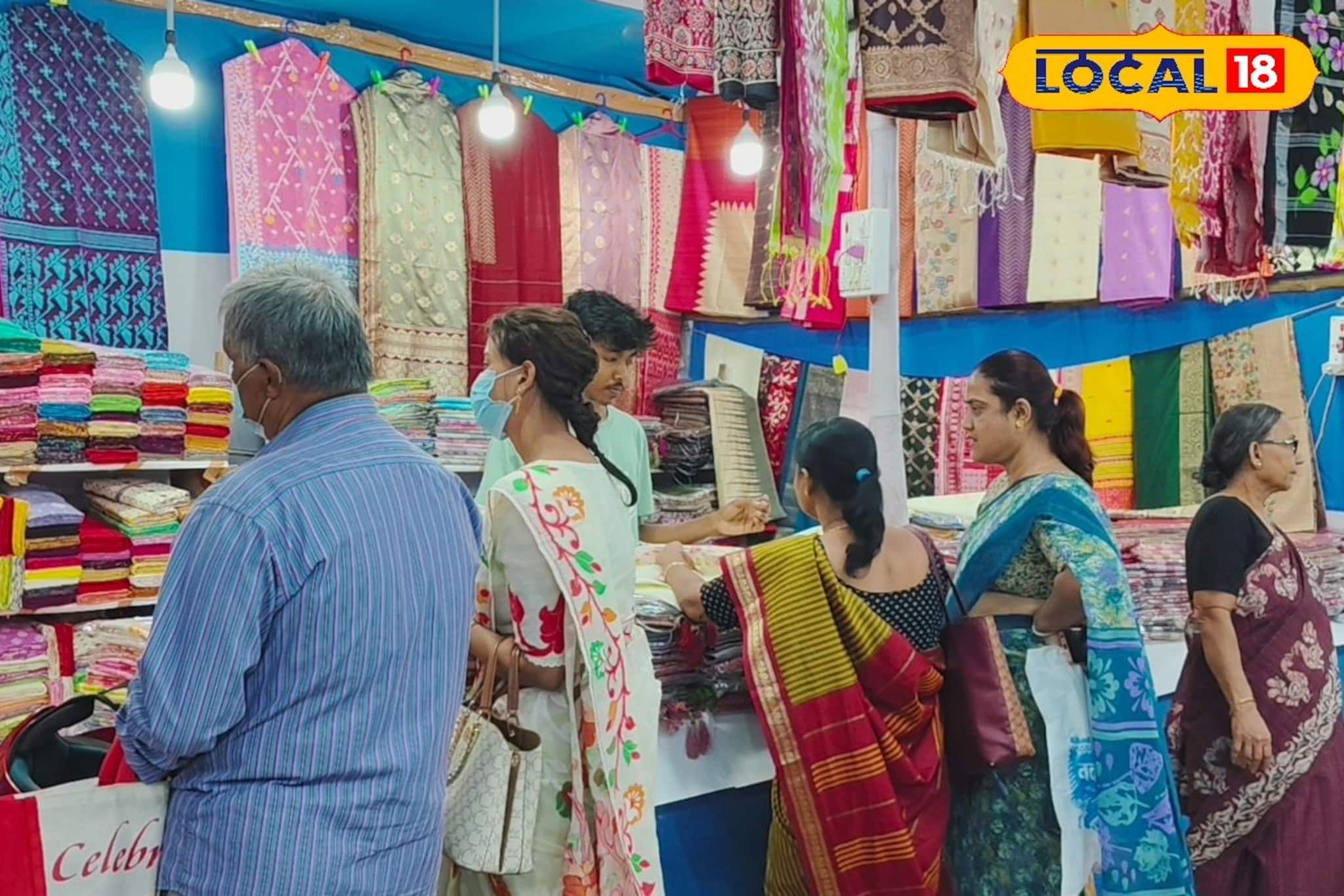 অবাক কাণ্ড! মাত্র ২৫০ টাকায় তাঁতের শাড়ি? ক্রেতাদের ভিড়ে জমজমাট কাঁথি তাঁত বস্ত্র মেলা অবাক কাণ্ড! মাত্র ২৫০ টাকায় তাঁতের শাড়ি? ক্রেতাদের ভিড়ে জমজমাট কাঁথি তাঁত বস্ত্র মেলা