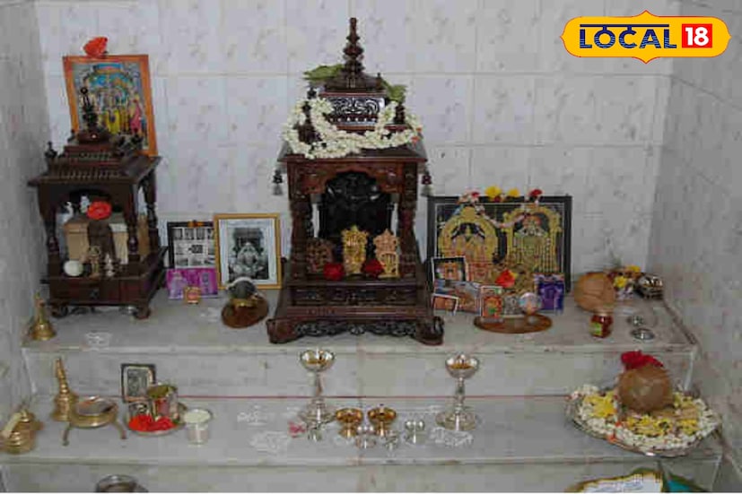 বীরভূম,সৌভিক রায়: প্রত্যেক সনাতনী হিন্দু ধর্মের বাড়িতে ভগবানের আরাধনা করার জন্য নির্দিষ্ট একটি ঠাকুর ঘর থাকে। প্রত্যেকদিন নিয়ম করে সকাল এবং সন্ধ্যা ধূপ জল দিয়ে থাকেন বাড়ির সদস্যরা। তবে বেশিরভাগ ক্ষেত্রে অনেকেই জানেন না বাড়িতে ঠিক কোন দিকে ঠাকুর ঘর করলে বাড়িতে সুখ শান্তি সর্বদা বিরাজমান থাকে। আর এই বিষয়ে আমাদের জানিয়েছেন তারাপীঠ মন্দিরের এক প্রবীণ সেবায়েত গোলক মহারাজ।