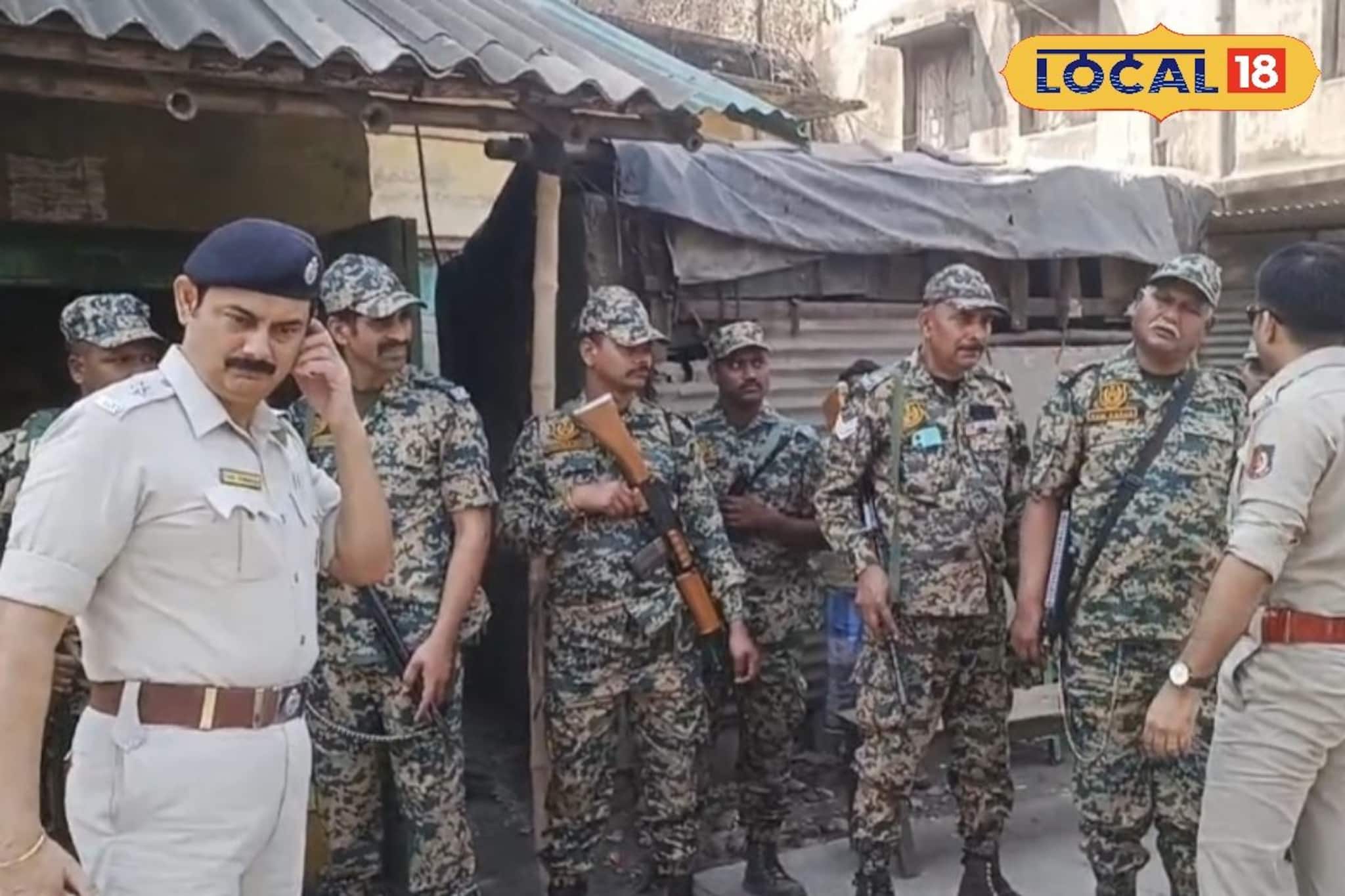 নির্বাচনের আগেই কড়া নিরাপত্তা! উত্তর ২৪ পরগনায় রুট মার্চ, টহল কেন্দ্রীয় বাহিনীর নির্বাচনের আগেই কড়া নিরাপত্তা! উত্তর ২৪ পরগনায় রুট মার্চ, টহল কেন্দ্রীয় বাহিনীর