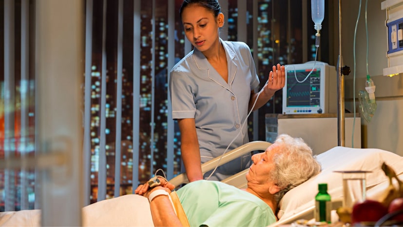 মৃত্যুর ঠিক আগে…! প্রতিটি রোগী কোন ‘নয়’ শব্দ বলেন জানেন? নার্সের ‘অলৌকিক’ দাবি, হাড়হিম তথ্য ফাঁস! মৃত্যুর ঠিক আগে…! প্রতিটি রোগী কোন ‘নয়’ শব্দ বলেন জানেন? নার্সের ‘অলৌকিক’ দাবি, হাড়হিম তথ্য ফাঁস!