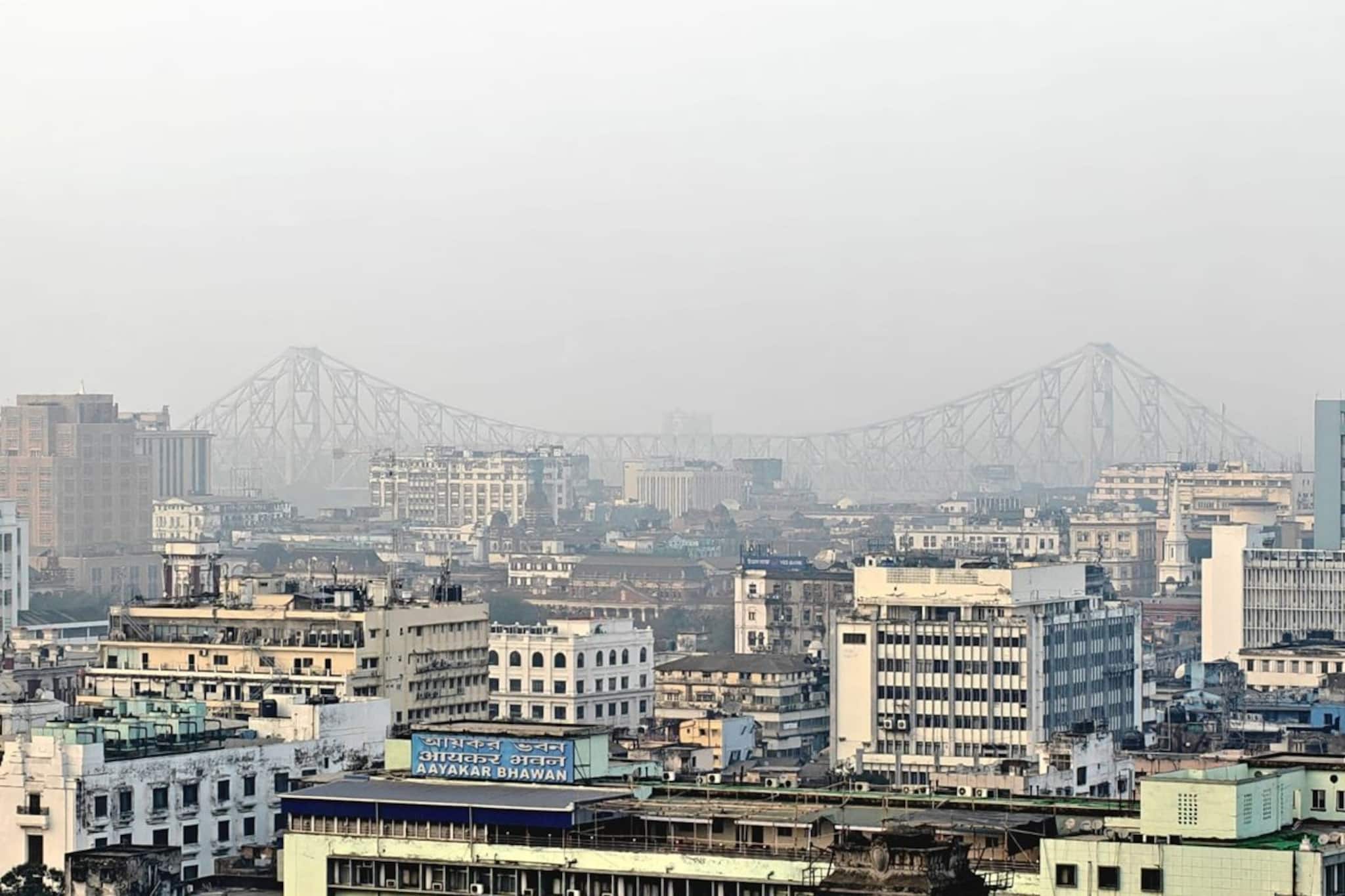 West Bengal Weather Update: কলকাতা ও পার্শ্ববর্তী এলাকায় এক ধাক্কায় স্বাভাবিকের নীচে নেমে গিয়েছে পারদ, ঠান্ডা কি ফের বাড়বে? West Bengal Weather Update: কলকাতা ও পার্শ্ববর্তী এলাকায় এক ধাক্কায় স্বাভাবিকের নীচে নেমে গিয়েছে পারদ, ঠান্ডা কি ফের বাড়বে?