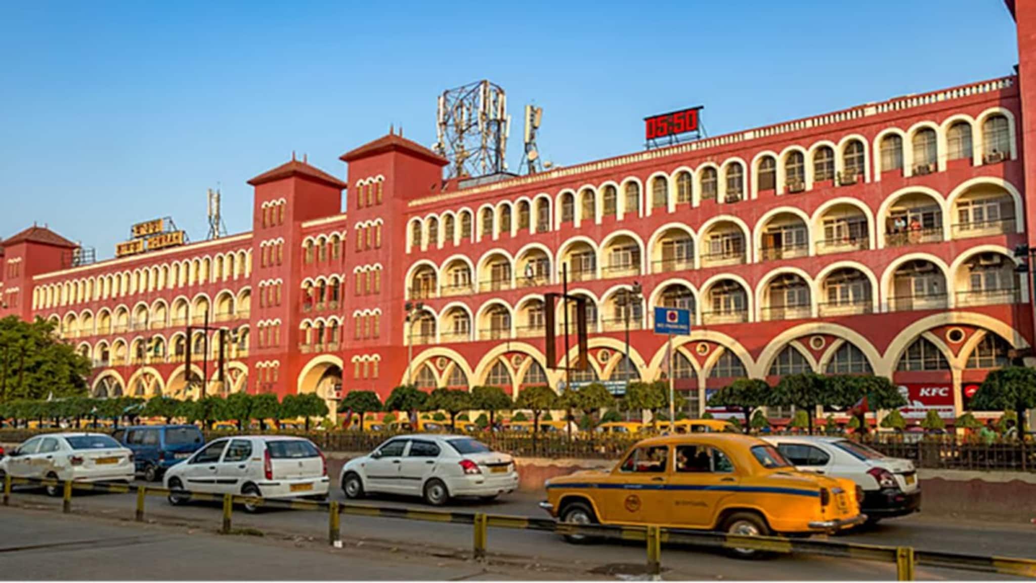 দোলের দিন হাওড়া মেইন-কর্ড লাইনে বাতিল একাধিক ট্রেন, ভিড় সামলাতে হাওড়া স্টেশনে কী করা হচ্ছে? জেনে নিন