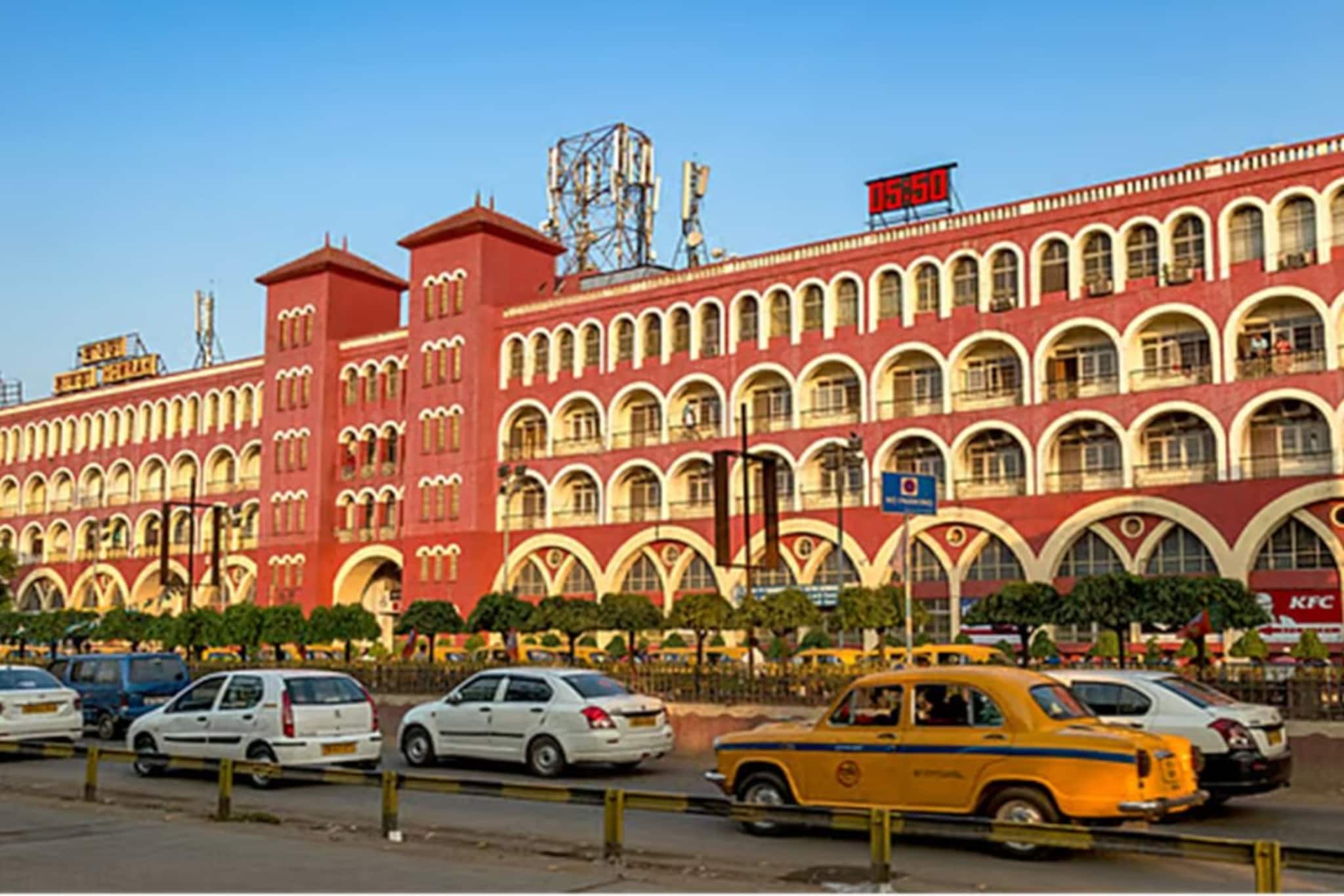 দোলের দিন হাওড়া মেইন-কর্ড লাইনে বাতিল একাধিক ট্রেন,ভিড় সামলাতে হাওড়া স্টেশনে কী করা হচ্ছে দোলের দিন হাওড়া মেইন-কর্ড লাইনে বাতিল একাধিক ট্রেন,ভিড় সামলাতে হাওড়া স্টেশনে কী করা হচ্ছে