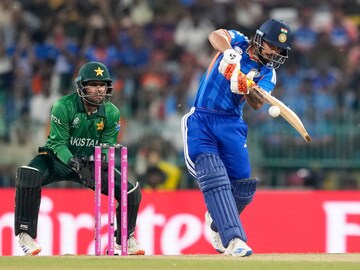 ভারতের 'পকেট ডিনামাইট'-এর বিস্ফোরণে বিধ্বস্ত পাকিস্তান!পাক বোলারদের নিয়ে ছেলেখেলা করল ইশান