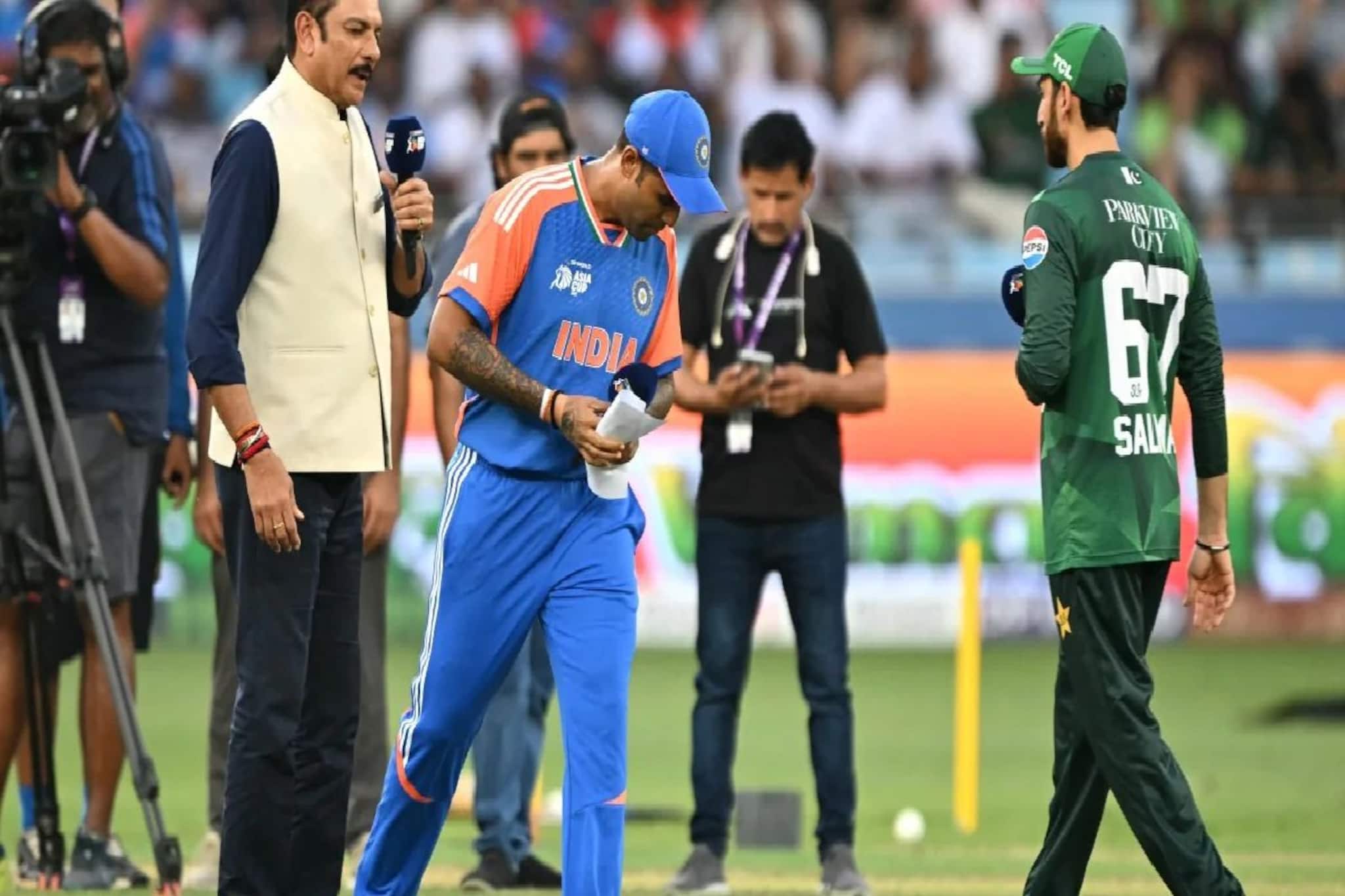 হাত মেলাবে ভারত, চারদিক থেকে ঘিরে ধরলেন সাংবাদিকরা,মুখে ঝামা ঘষে দেওয়া উত্তর সূর্যকুমারের