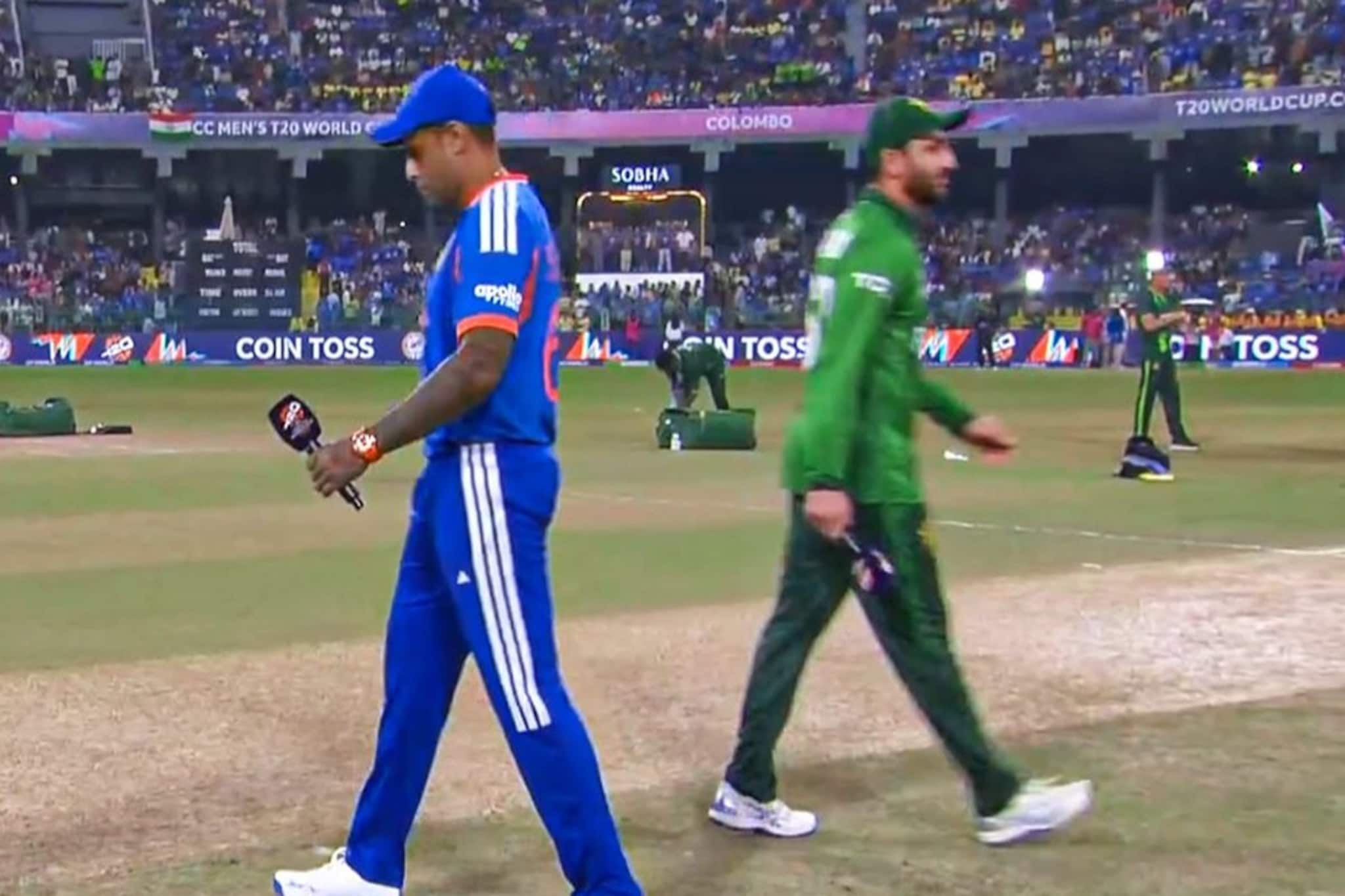 অটুট থাকল ভারতের প্রতিবাদ! টি-২০ বিশ্বকাপেও পাকিস্তানের সঙ্গে 'নো হ্যান্ডশেক'! অটুট থাকল ভারতের প্রতিবাদ! টি-২০ বিশ্বকাপেও পাকিস্তানের সঙ্গে 'নো হ্যান্ডশেক'!