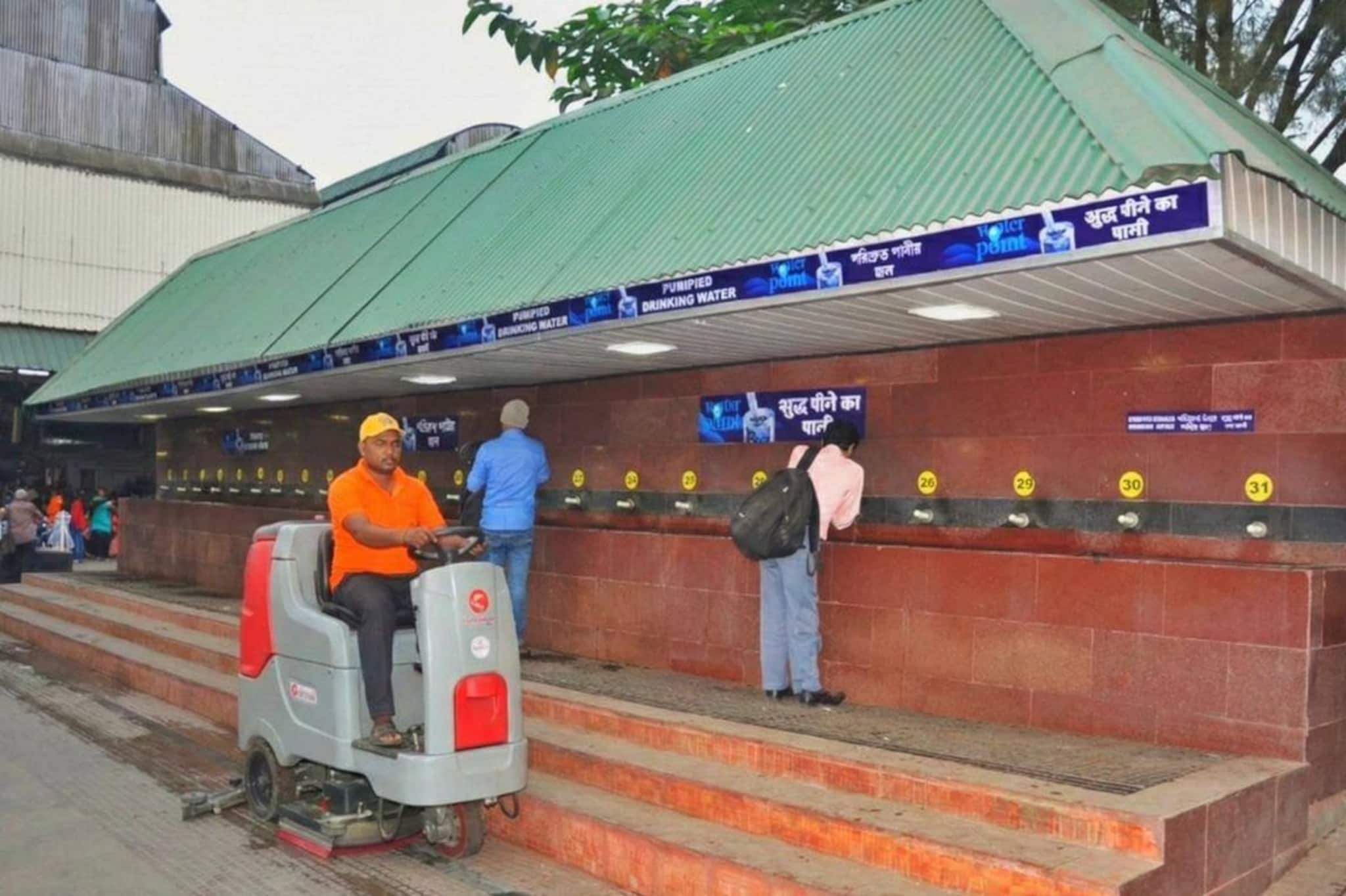 যাত্রীদের জন্য স্বস্তির খবর, শৌচালয় ও পানীয় জলের ব্যবস্থা বাড়ানো হচ্ছে বিভিন্ন স্টেশনে