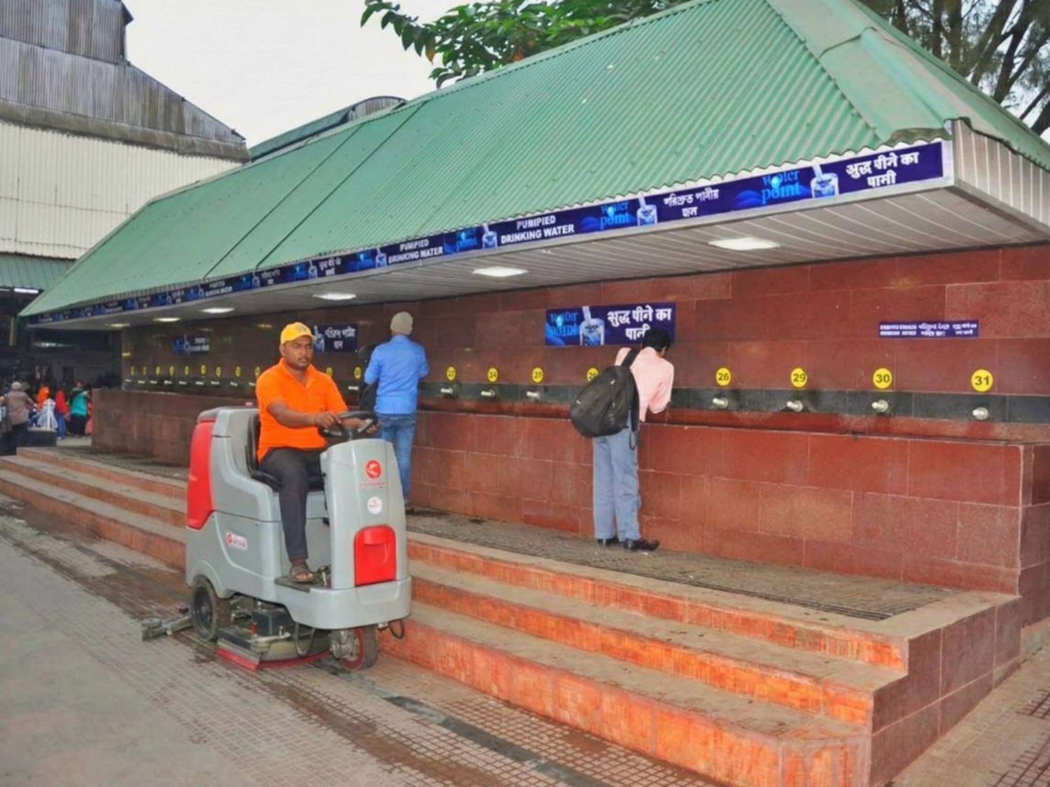 যাত্রীদের জন্য স্বস্তির খবর, শৌচালয় ও পানীয় জলের ব্যবস্থা বাড়ানো হচ্ছে বিভিন্ন স্টেশনে