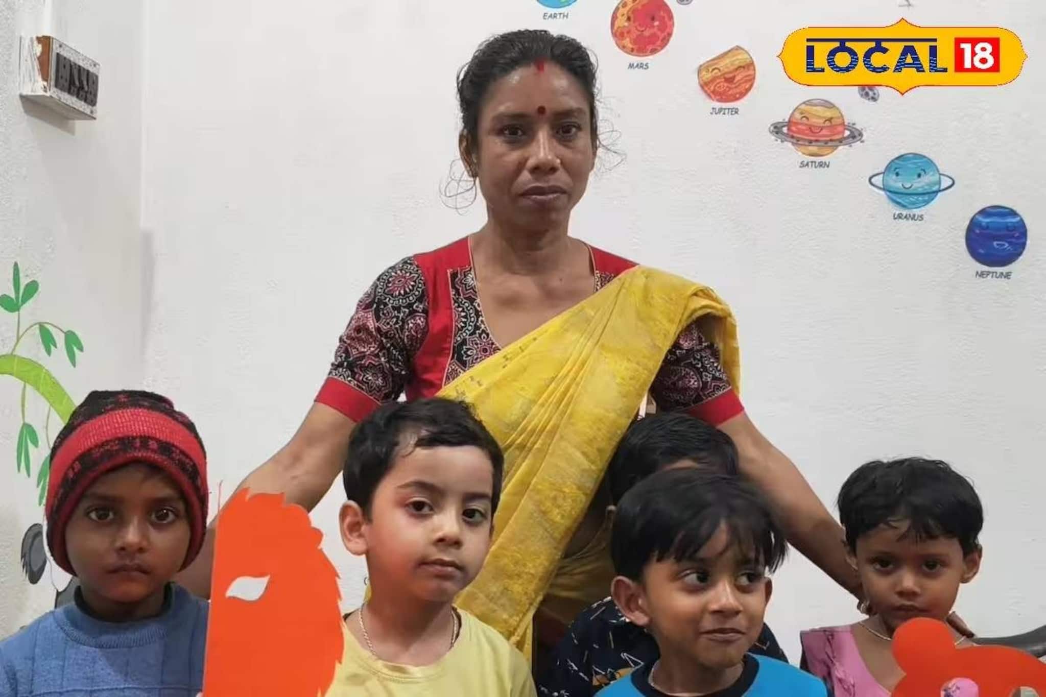 বই ছেড়ে খেলার মাধ্যমে প্রাথমিক শিক্ষা! খুদেদের পড়াশোনায় নয়া দিশা দেখাচ্ছেন পুরুলিয়ার বধূ