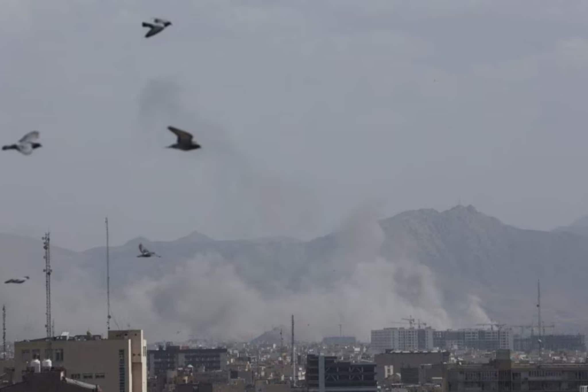 স্কুলে হামলা ইজরায়েল-আমেরিকার, মৃত ৪০ জন ছাত্রী! দাবি ইরানের স্কুলে হামলা ইজরায়েল-আমেরিকার, মৃত ৪০ জন ছাত্রী! দাবি ইরানের