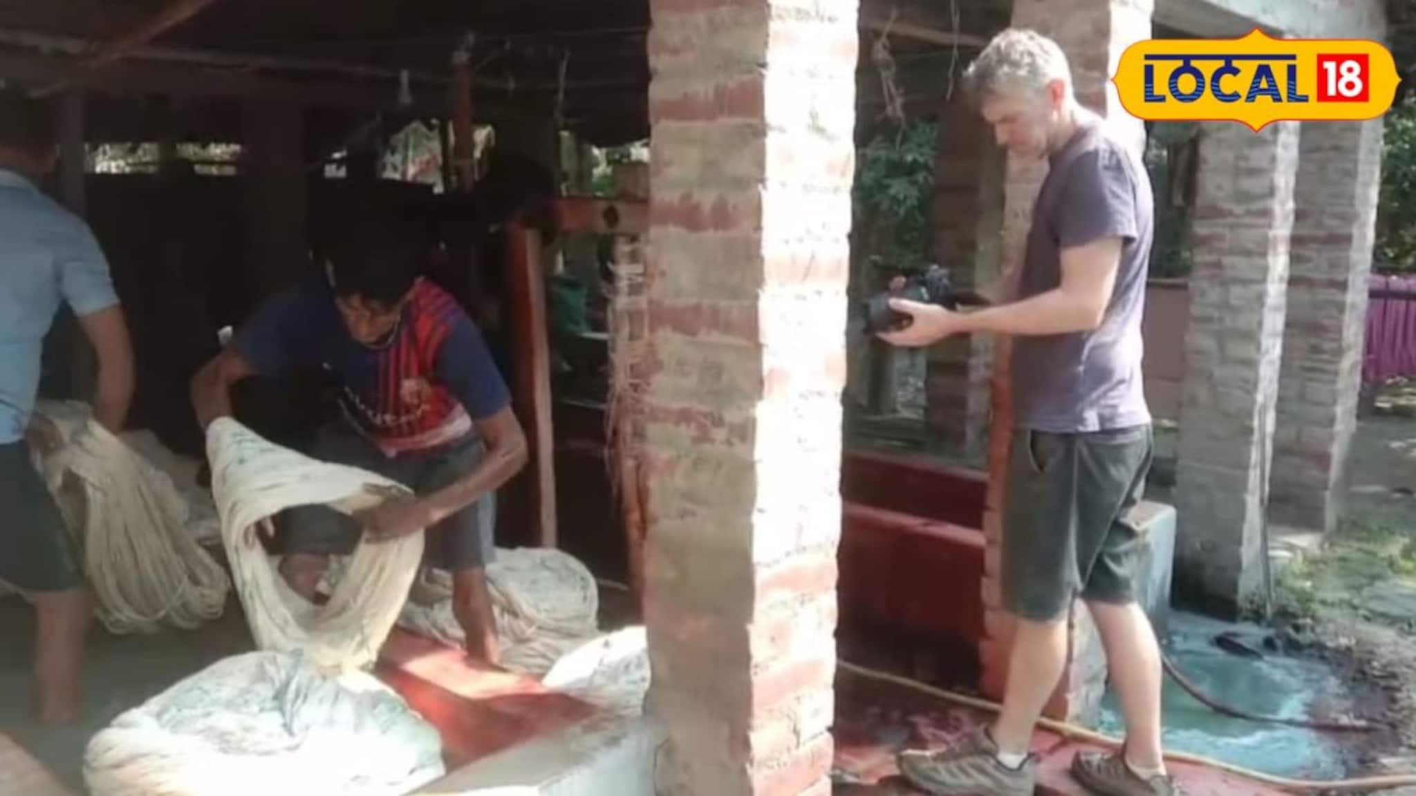 শান্তিপুর চষে বেড়ালেন আইরিশ যুবক, তাঁতপাড়া ঘুরে আপ্লুত! কীসের টানে বাংলা ভ্রমণ