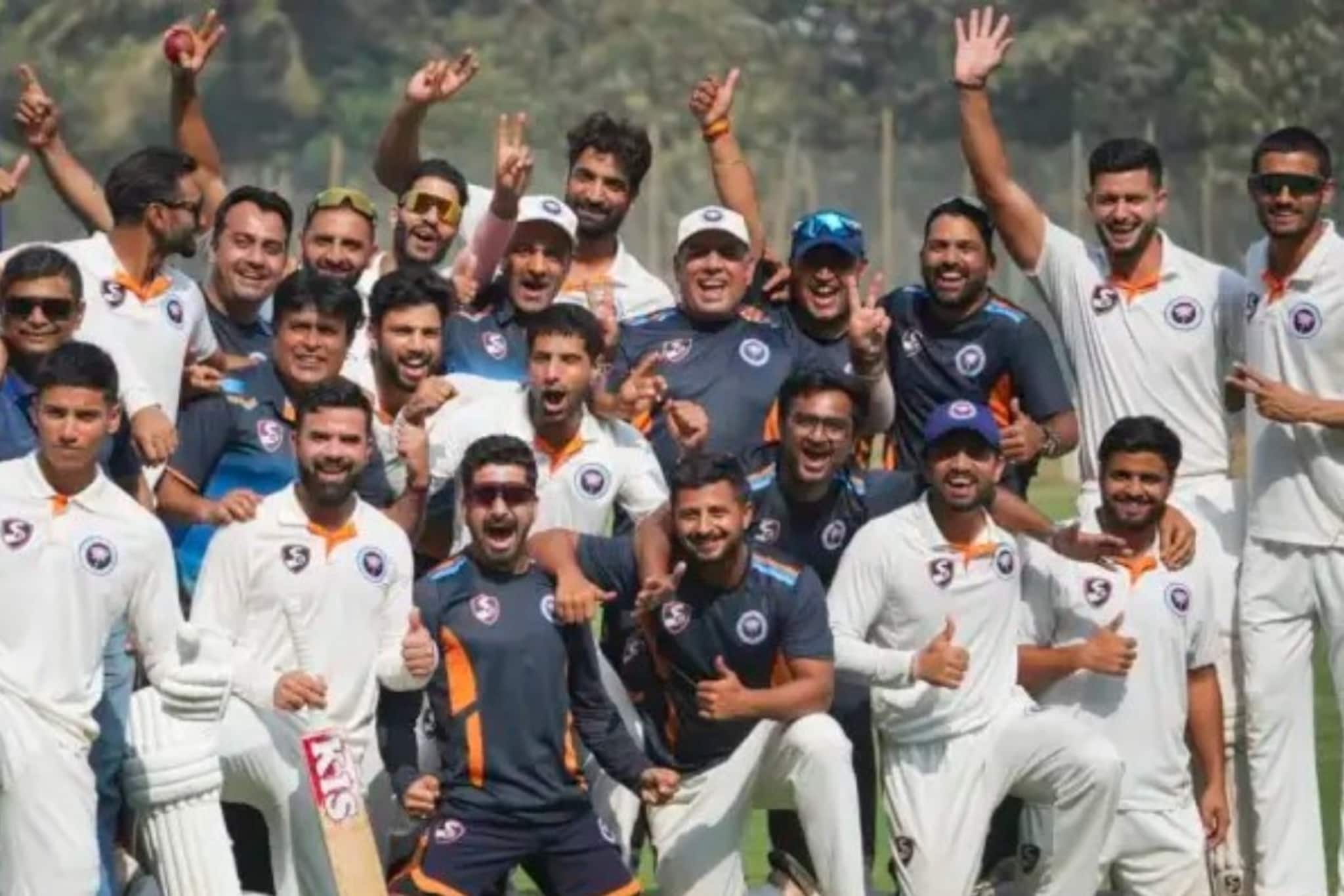 আকিব জাভেদের আগুনে বোলিং, ইতিহাস তৈরি করে রনজির সেমিতে জম্মু-কাশ্মীর