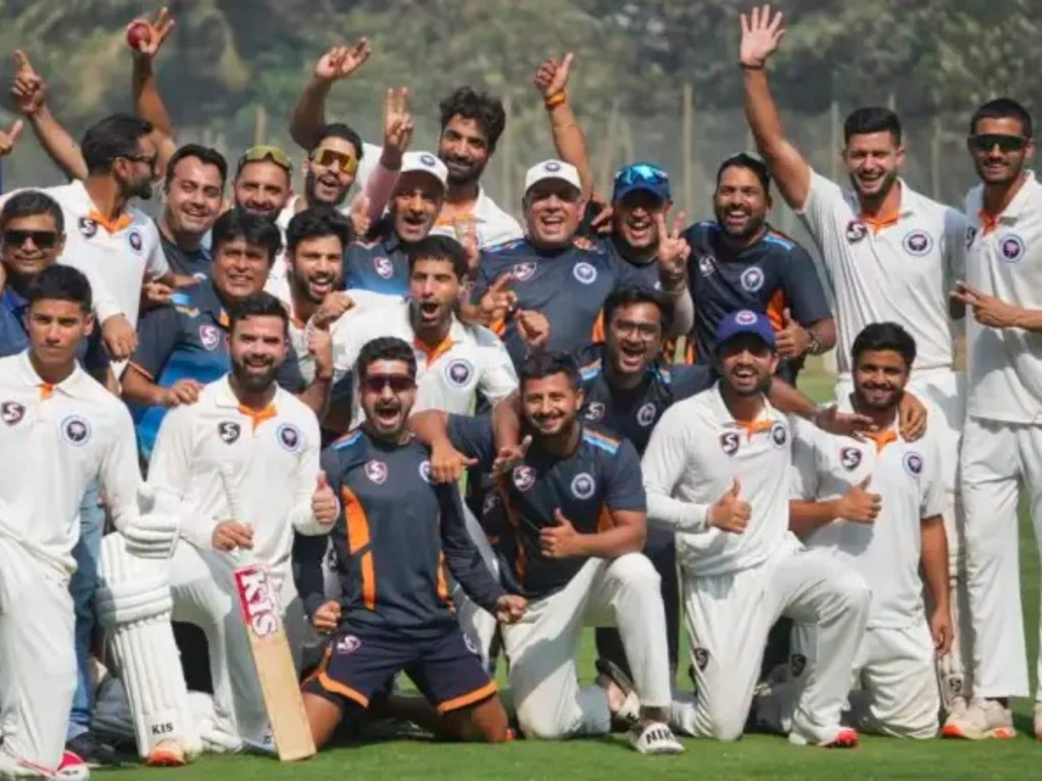 আকিব জাভেদের আগুনে বোলিং, ইতিহাস তৈরি করে রনজির সেমিতে জম্মু-কাশ্মীর